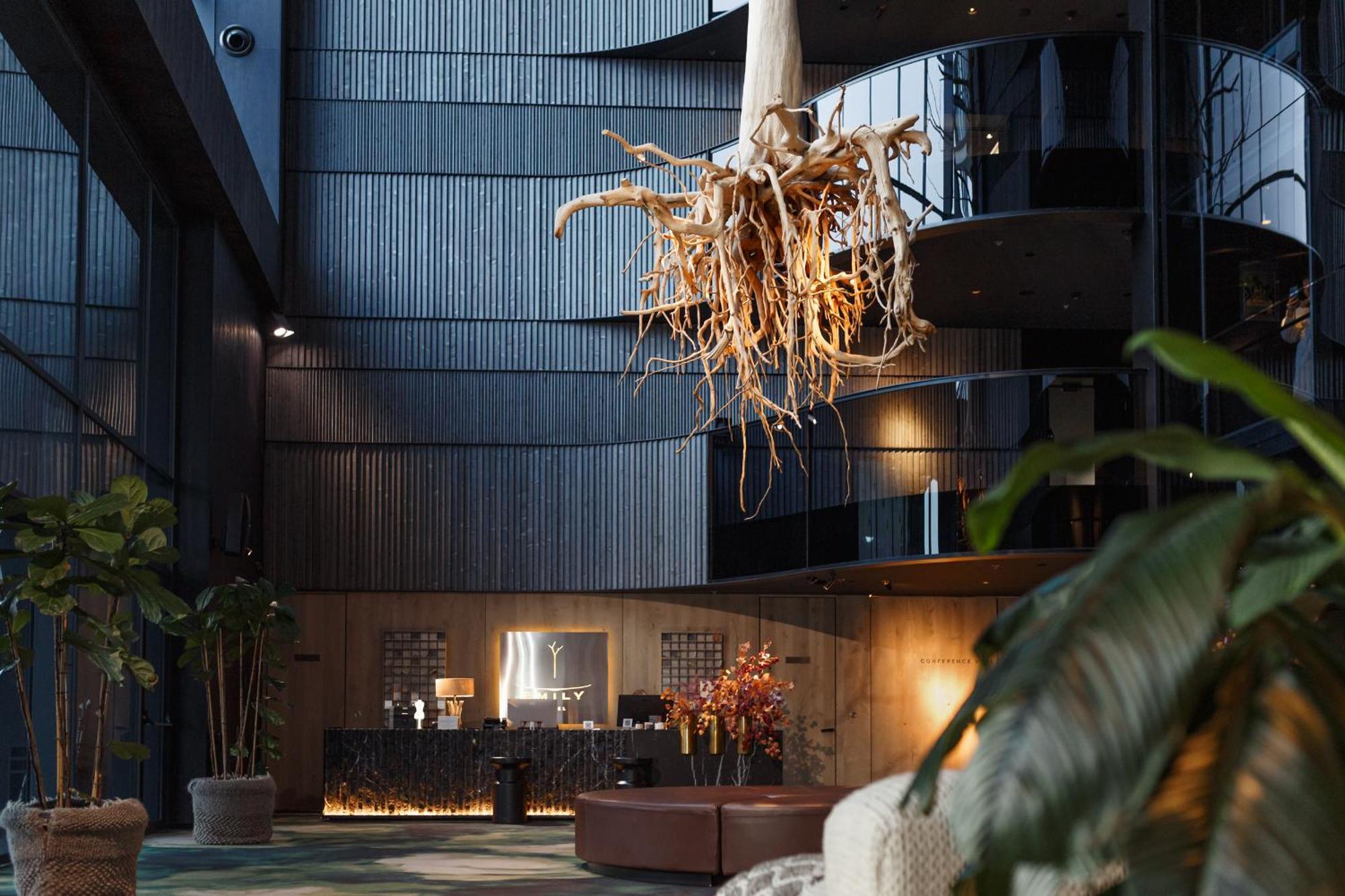 Emily Resort Leópolis Exterior foto The lobby of the hotel